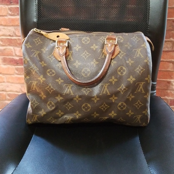Louis Vuitton Handbags - 💯 Authentic Louis Vuitton Speedy 30